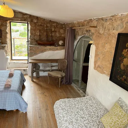 Chateau 2 Bedroom Apartment Fitou