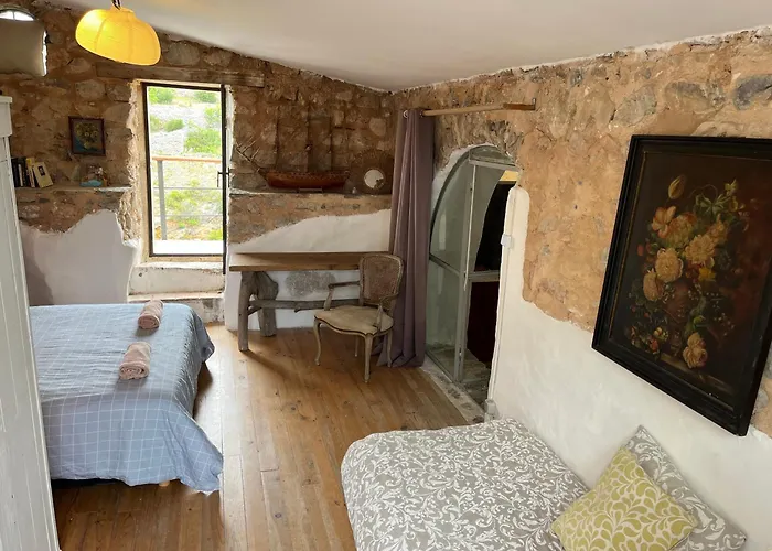 Chateau 2 Bedroom Appartamento Fitou